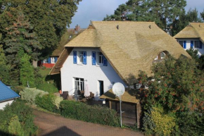 Ferienhaus in Wieck A Darß mit Großer Terrasse in Wieck Am Darß